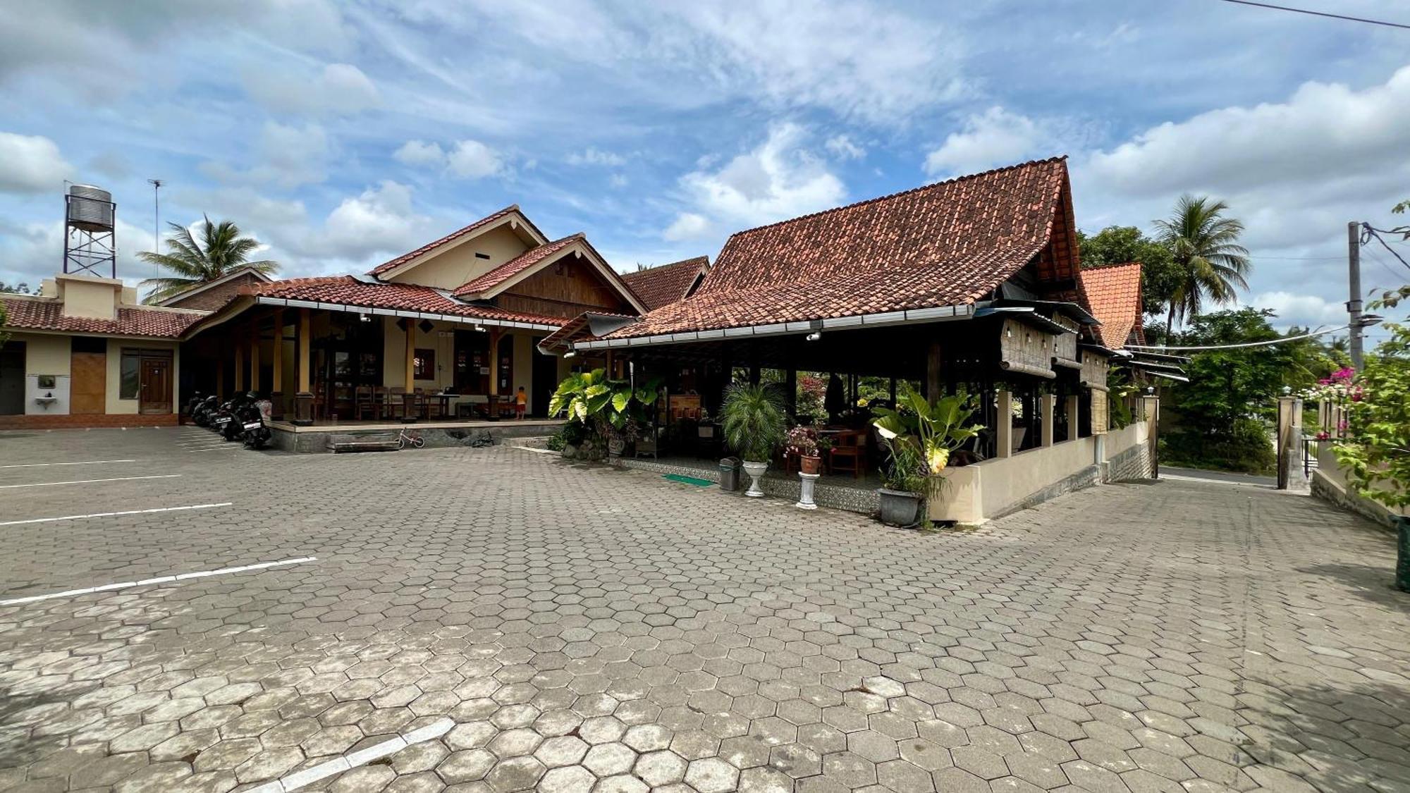 Oku Guest House Giri  Esterno foto